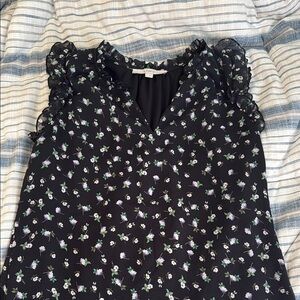 LOFT Black Ruffled Sleeveless Blouse🌻